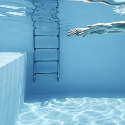 Piscina in legno NEMO 5.79 x 3.49 – H.1.45 m con spiaggia, grigio, Su telaio - senza cementazione