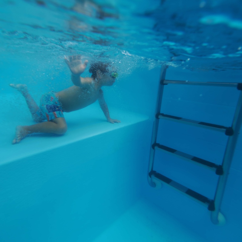 Piscina in legno NEMO 7.3 x 3.97 – H.1.45 m con spiaggia, sabbia, con supporti da cementare