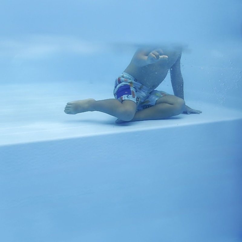 Piscina in legno AQUA 8.5 x 4.35 – H.1.45 m con spiaggia, grigio, Su telaio - senza cementazione